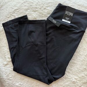 Victoria's Secret Black Workout Capris size Large New with Tags